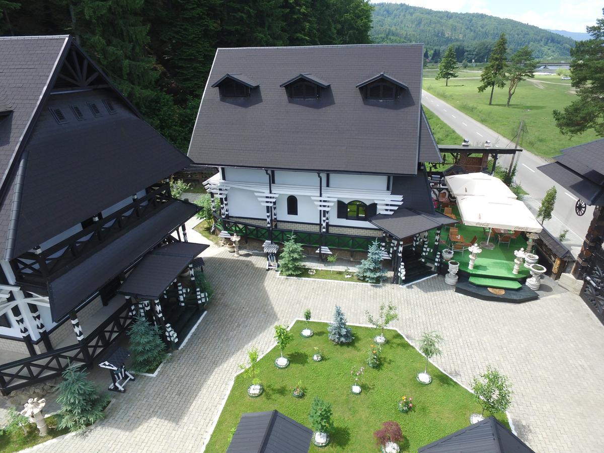 Complex Lions Bucovina Hotel Воронец Екстериор снимка
