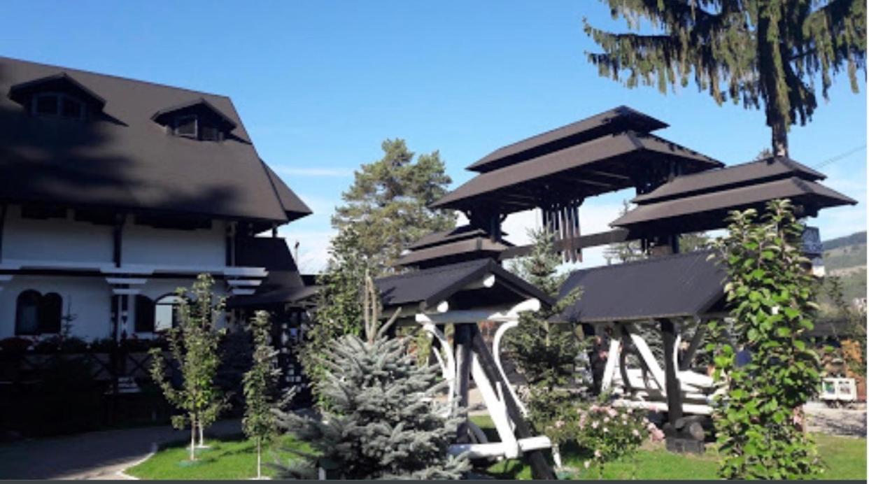Complex Lions Bucovina Hotel Воронец Екстериор снимка