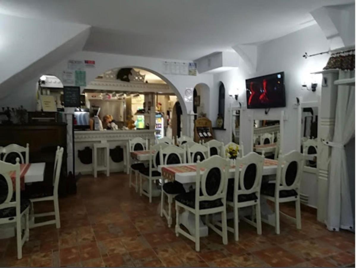 Complex Lions Bucovina Hotel Воронец Екстериор снимка